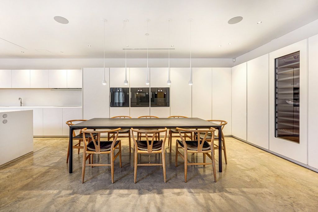 Property photo 3 of 30 Dining Area/Kitchen