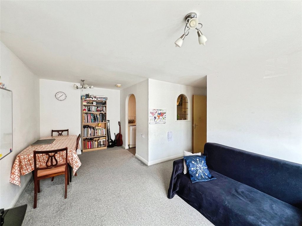 Property photo 2 of 17 Picture No. 09