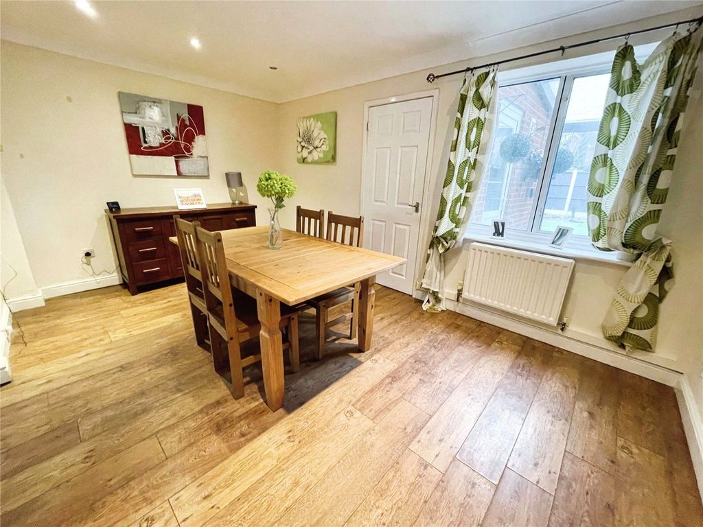 Property photo 3 of 11 Dining Room