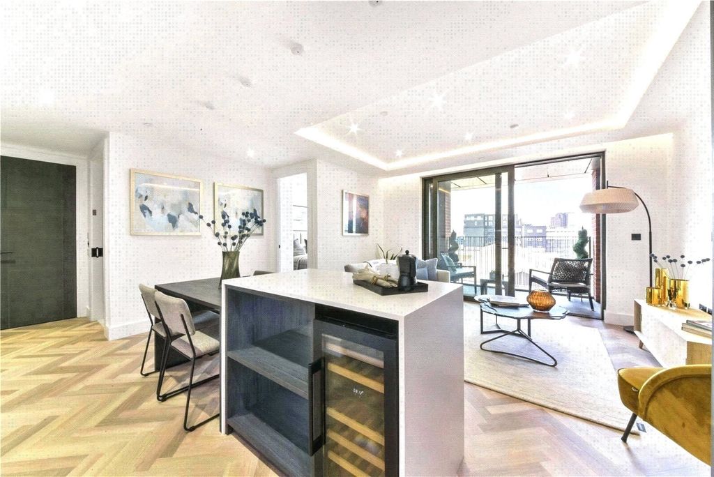 Property photo 1 of 9 32 Walton Clark Hous
