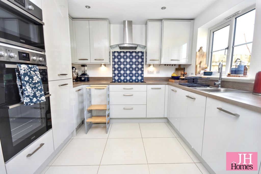 4 bed detached house for salePennington Close, Barrow-In-Furness, Cumbria LA13 photo 5