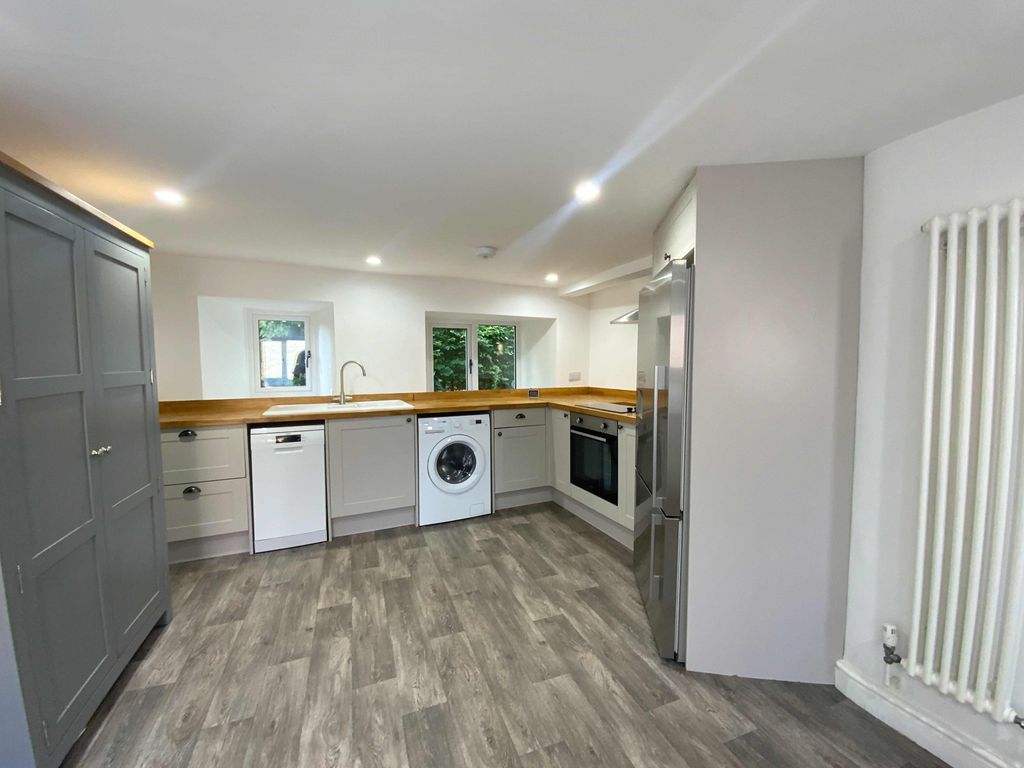 Property photo 2 of 18 (2)