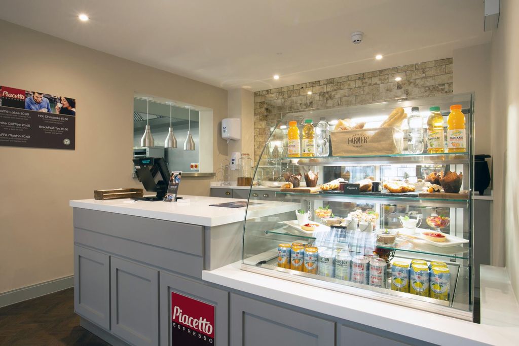 Property photo 2 of 19 Bistro
