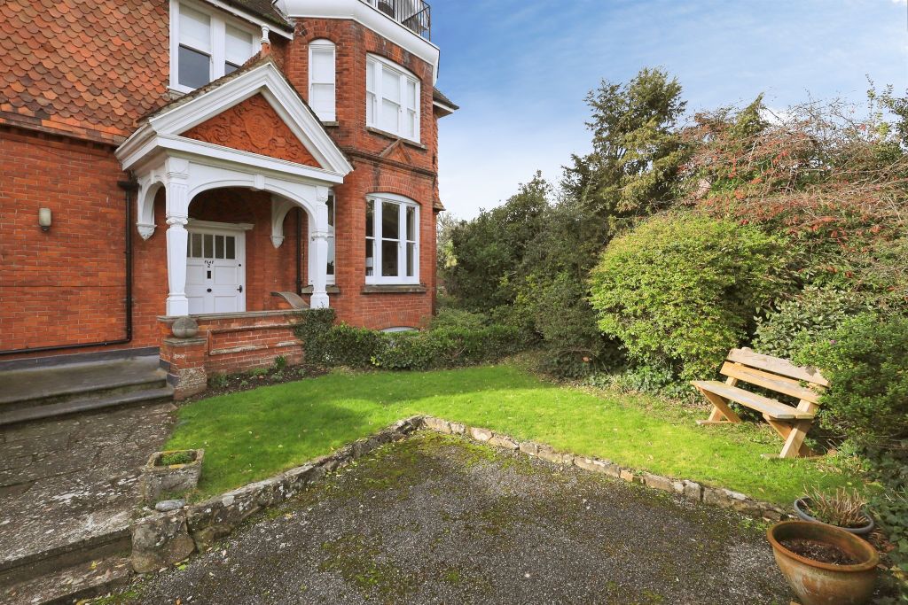 Property photo 3 of 17