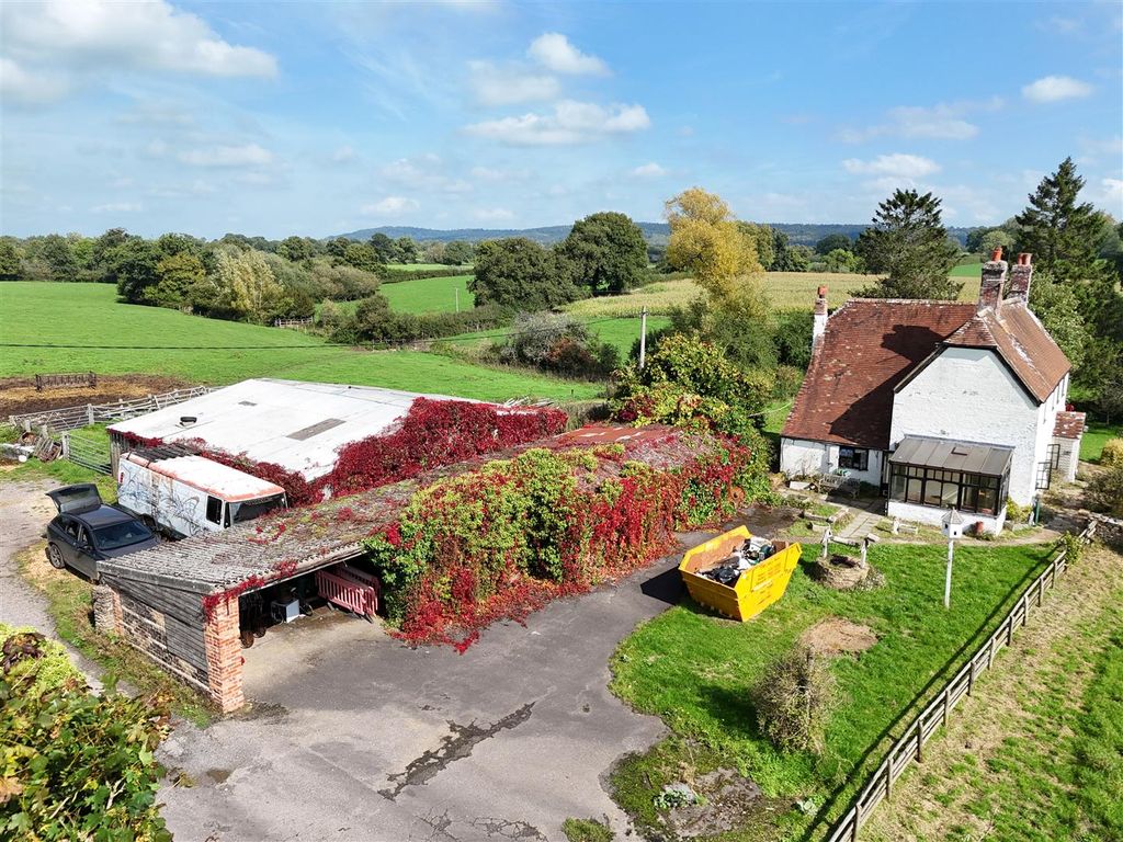 Property photo 3 of 19 Side Elevation