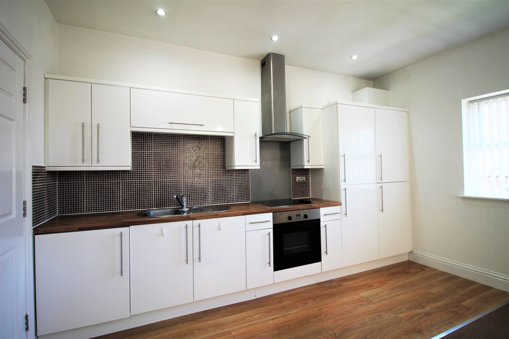 Property photo 3 of 8 Kitch4N 2