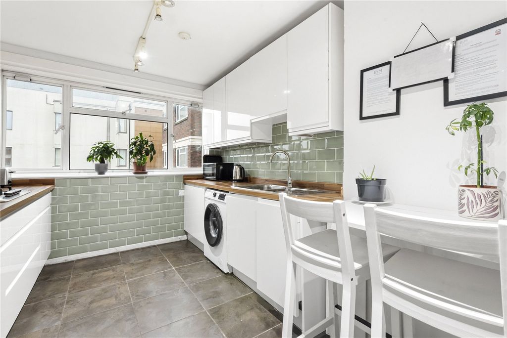 Property photo 2 of 8 Kitchen