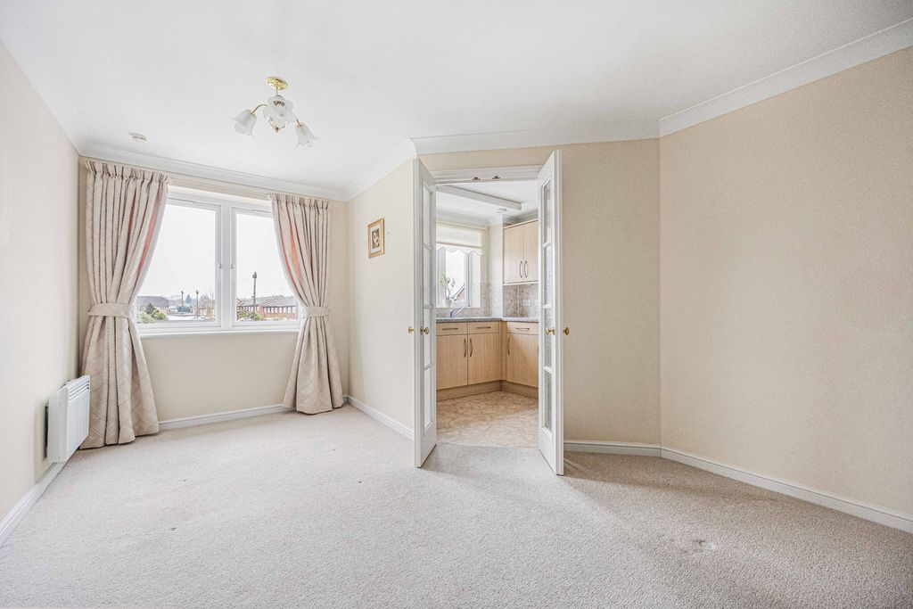 Property photo 3 of 11