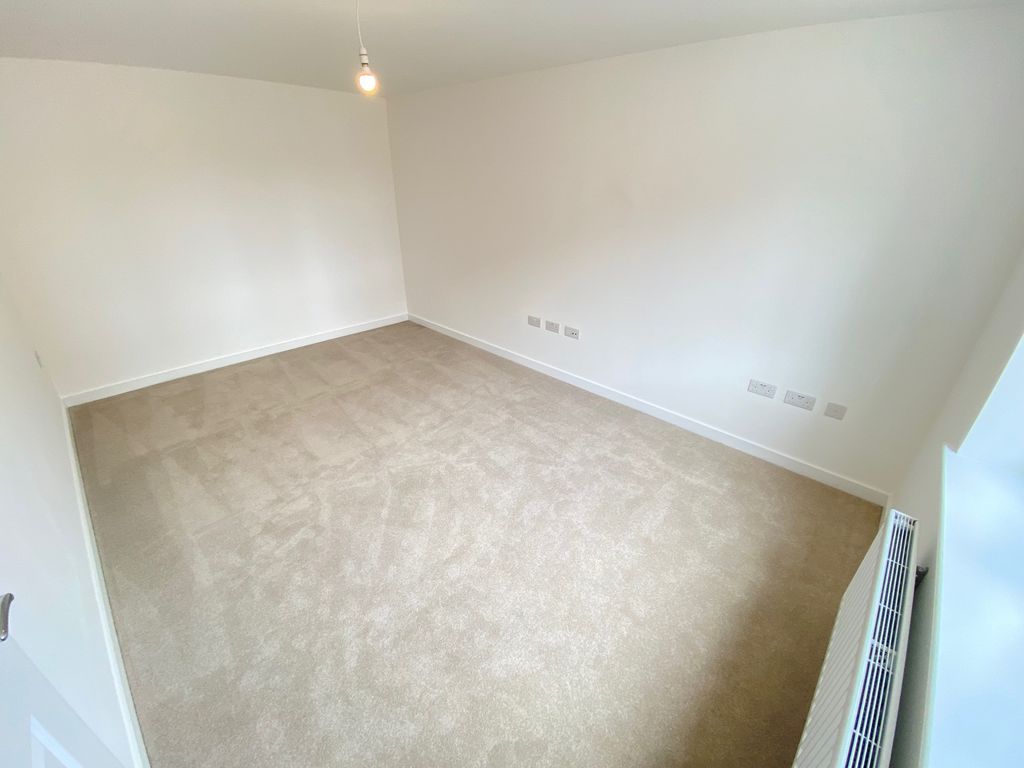 Property photo 3 of 14 Lounge Aspect 2