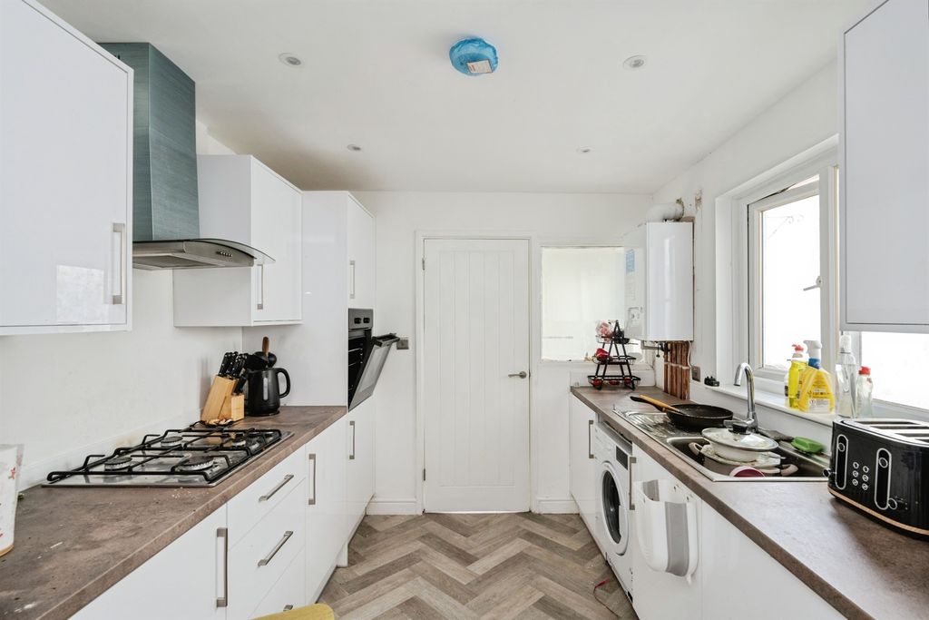 Property photo 3 of 13