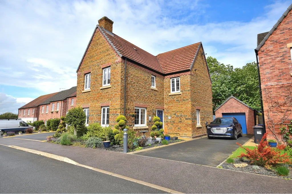 House in Northampton NN3, Moulton - View 3