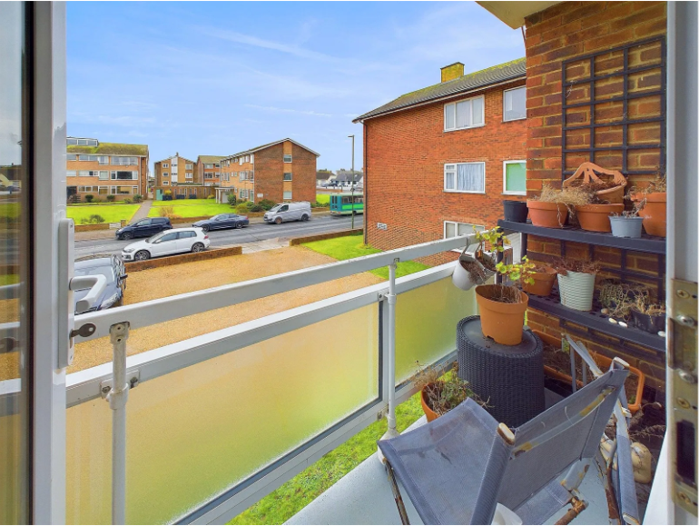 Property photo 2 of 9 3