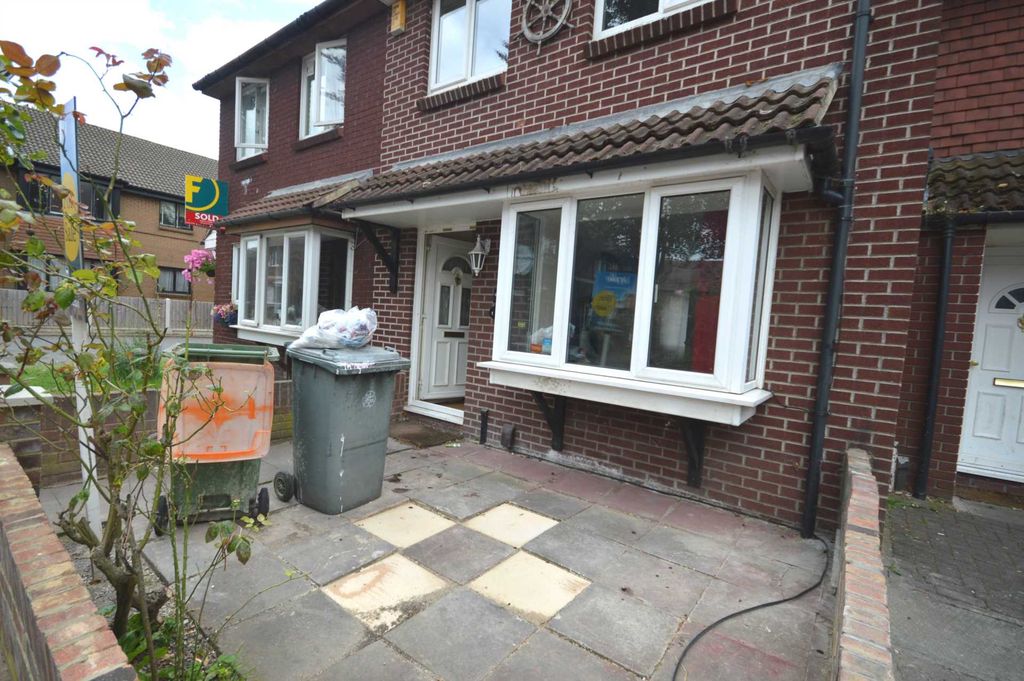 Property photo 1 of 4