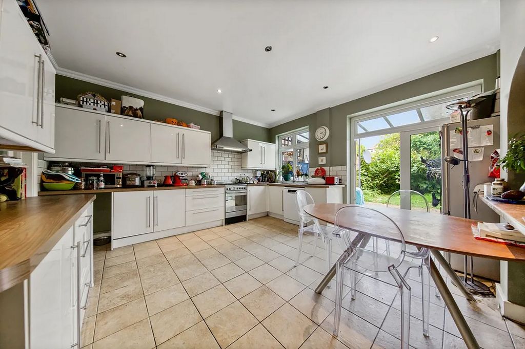 Property photo 3 of 22 Photo 11