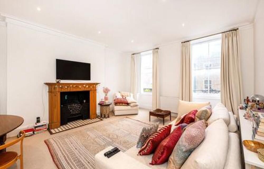 Property photo 2 of 6 Living Room