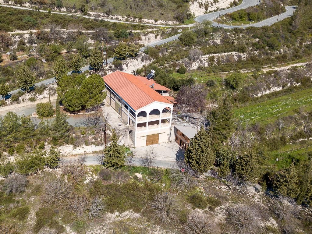 Property photo 2 of 16