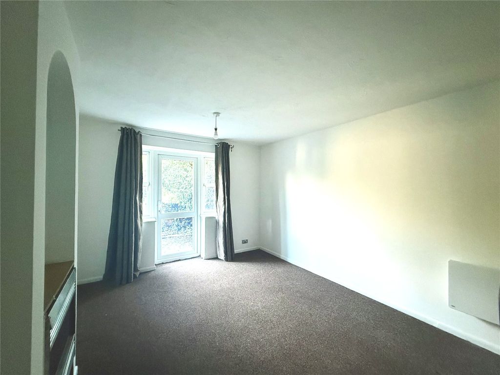 Property photo 2 of 8 Reception