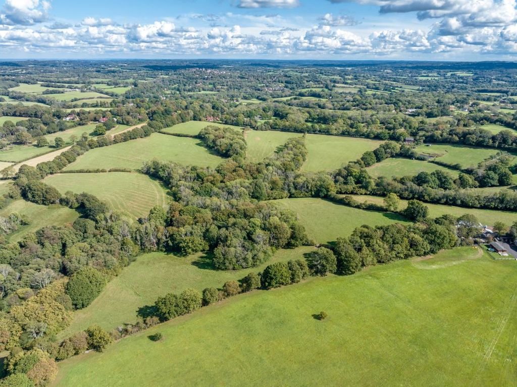 Property photo 1 of 2