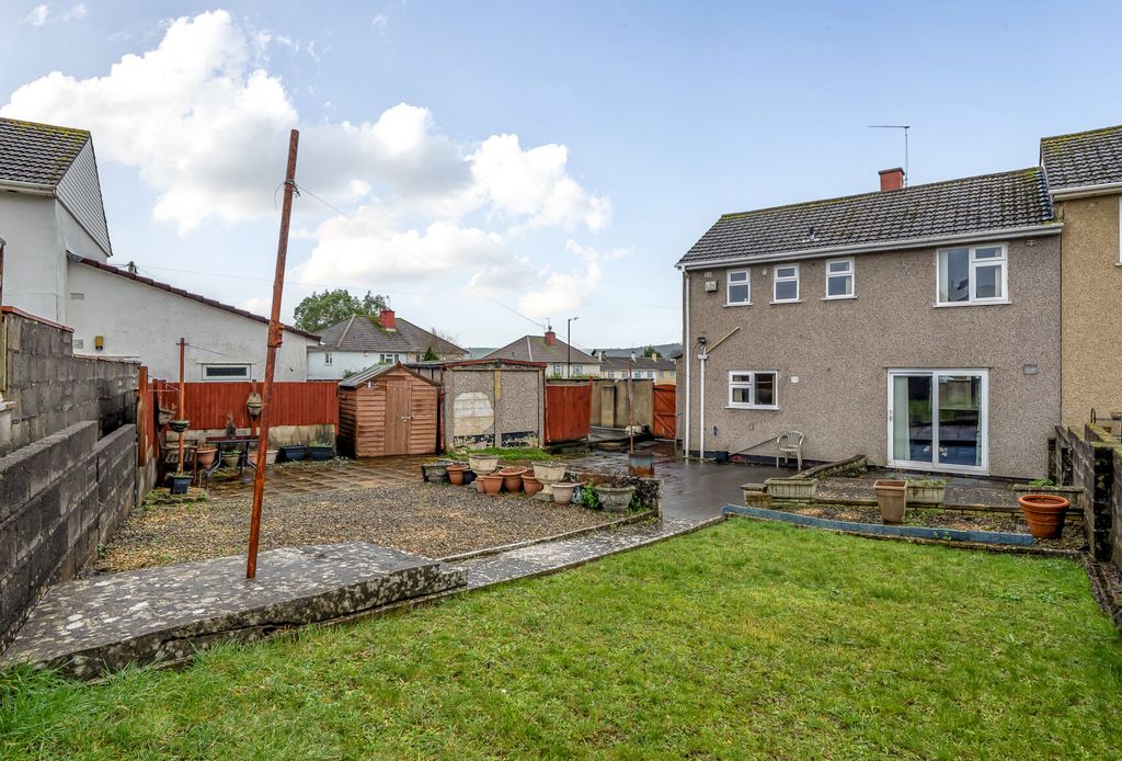 Property photo 2 of 17 1406547-19-698205...