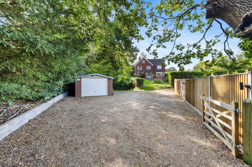 Property photo 2 of 26