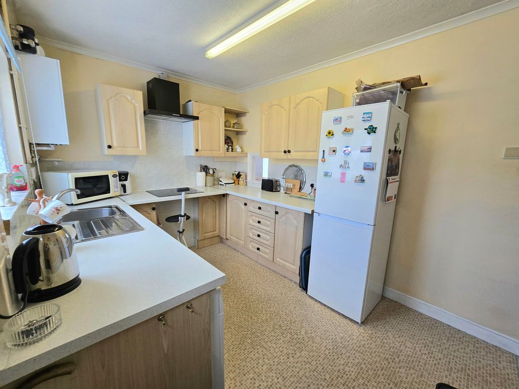 Property photo 3 of 24 Kitchen