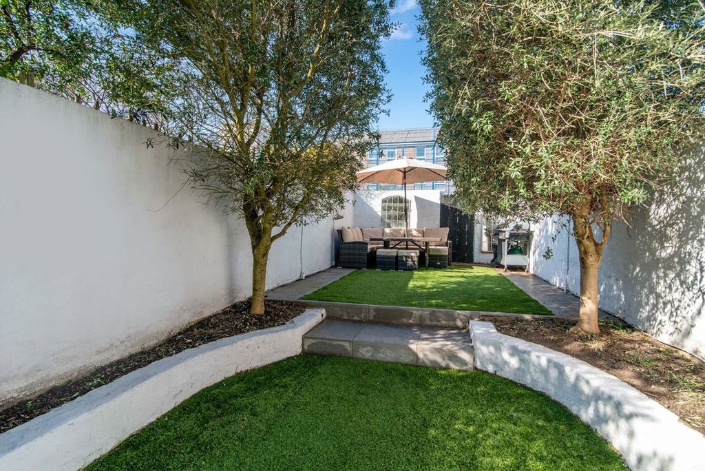 Property photo 3 of 8