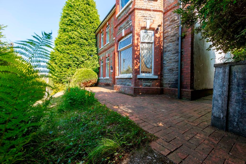 Property photo 3 of 58