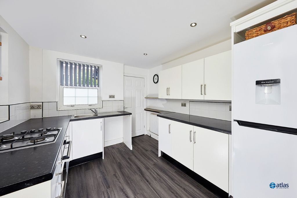 Property photo 2 of 17 Kitchen