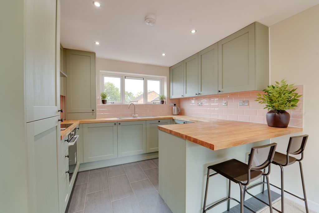 Property photo 2 of 16 Kitchen Shot 2