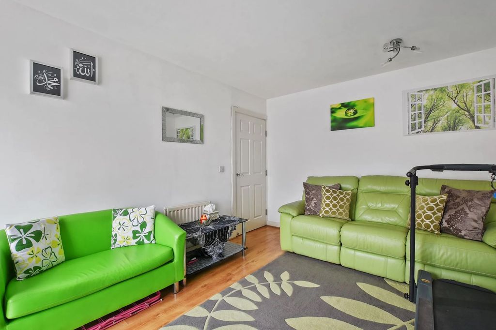 Property photo 2 of 7