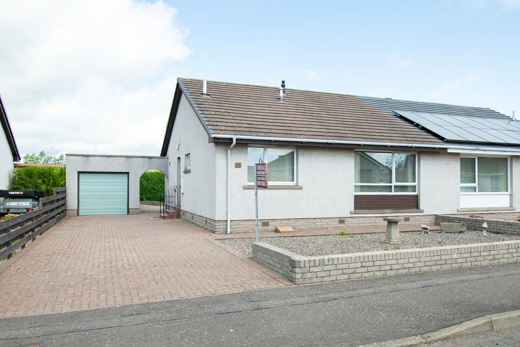Property photo 1 of 32