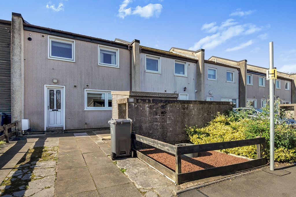 3 bed terraced house to rent Lochside