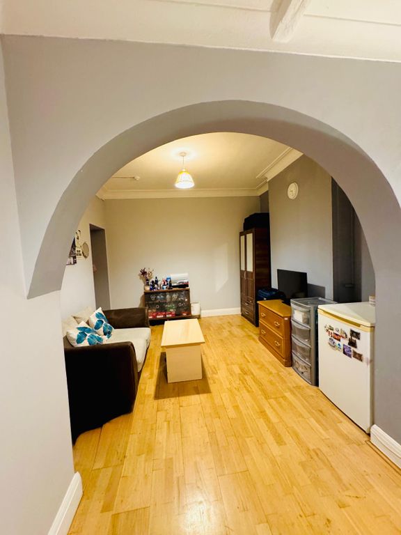 Property photo 3 of 4