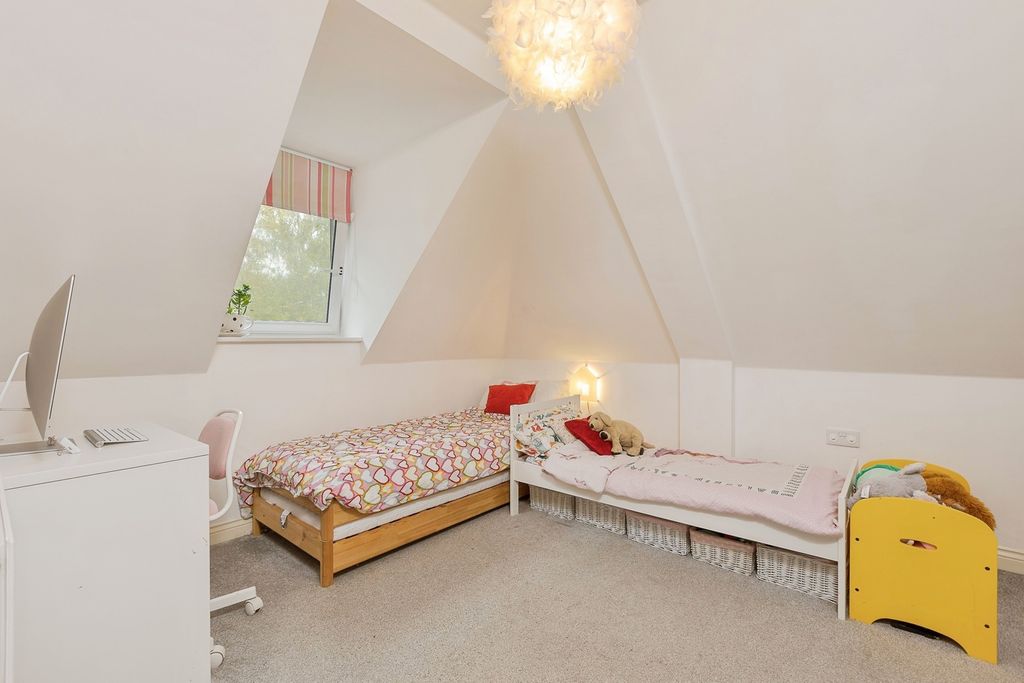 Property photo 3 of 11 Photo