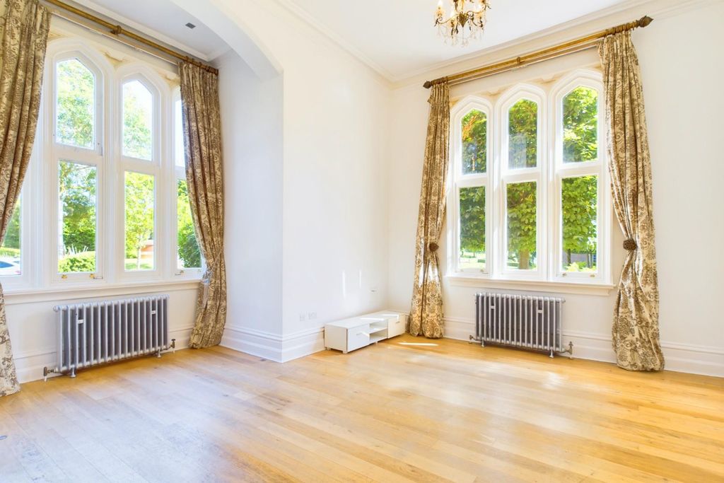 Property photo 2 of 14 Cam01632G0-Pr0129-Still009.Jpg