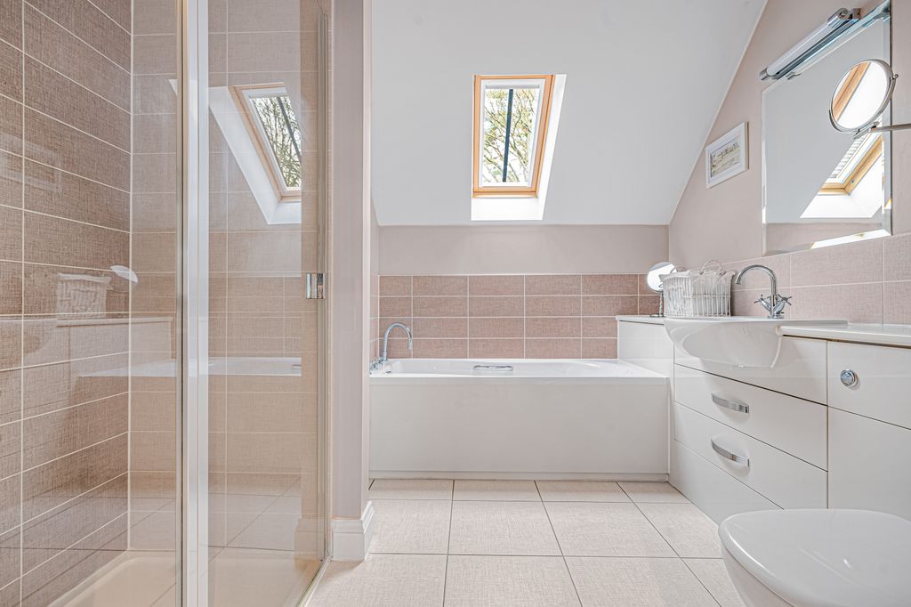 Additional image 18 of 2 bed flat for saleMerritts Meadow, Petersfield, Hampshire GU31