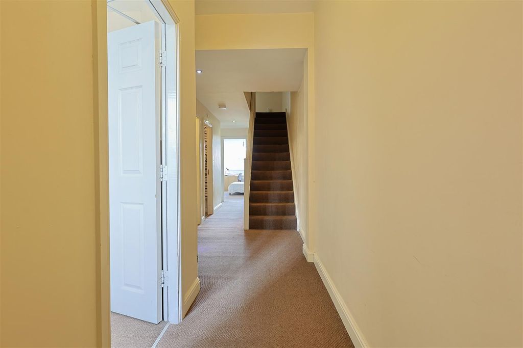 Property photo 2 of 17 F59A6153-Ead7-4308-Bf0B-1F3Cf7A659Ae_1_201_A.Jpeg