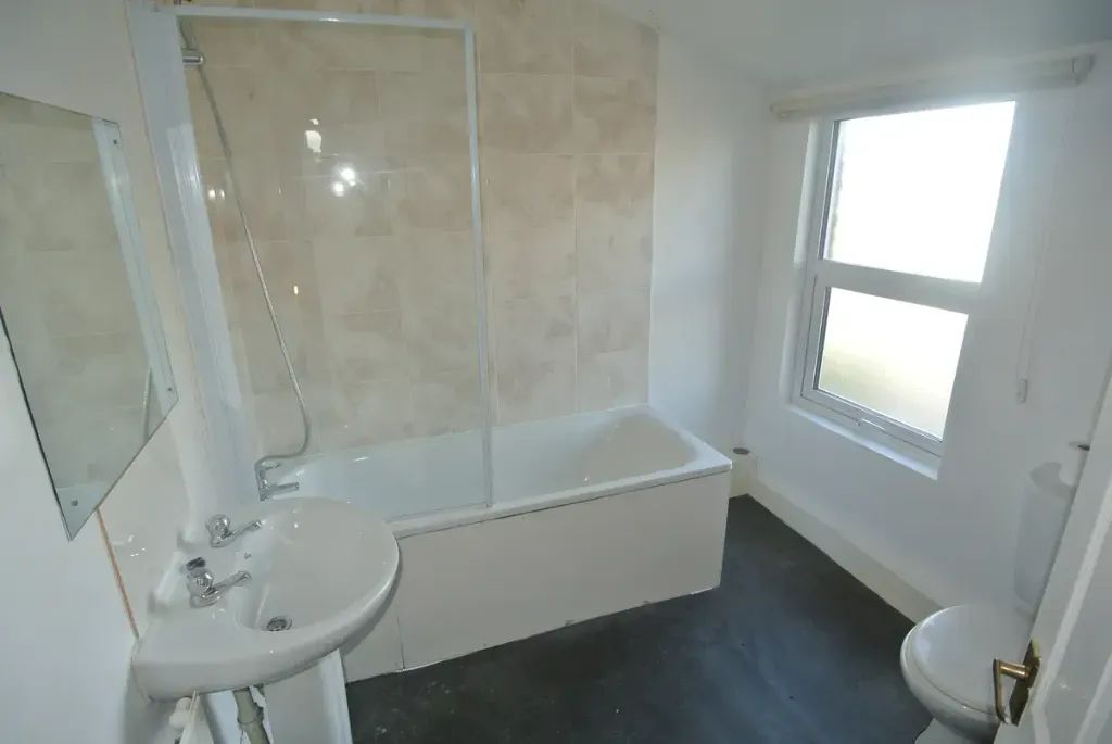 Property photo 2 of 5 Gallery