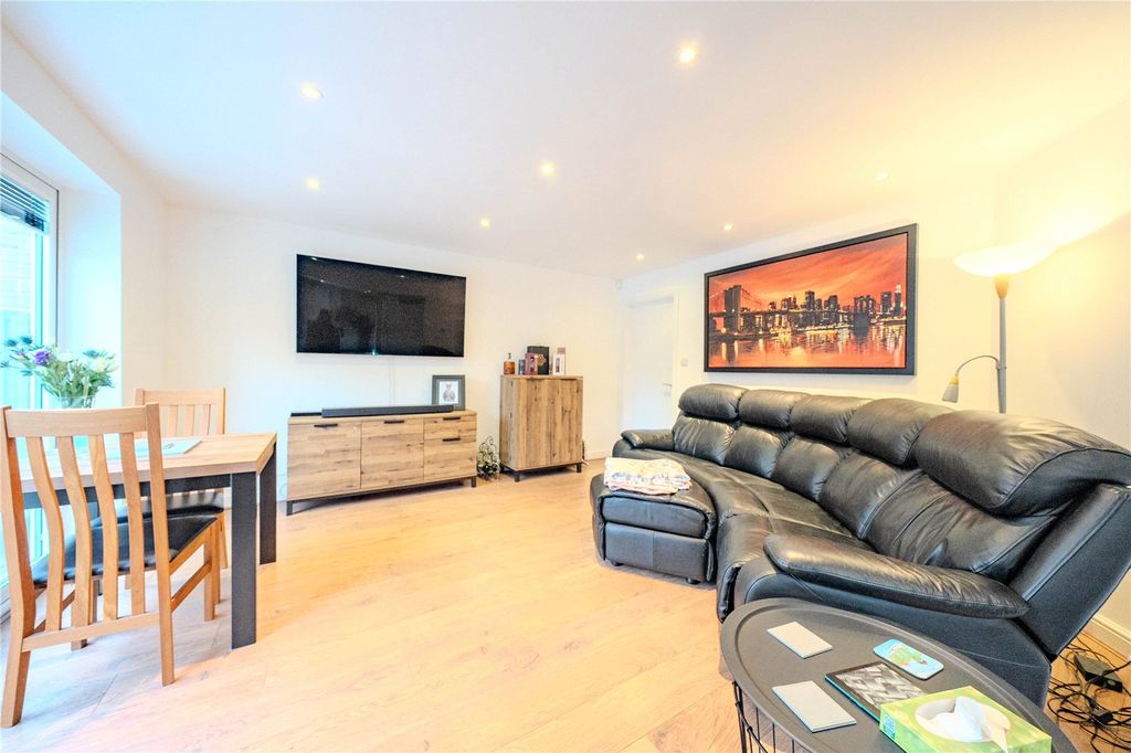 Property photo 3 of 28 Picture No. 03