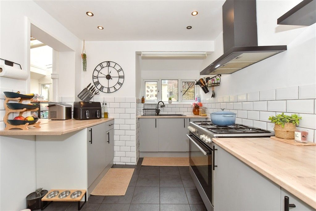 Property photo 3 of 15 Kitchen