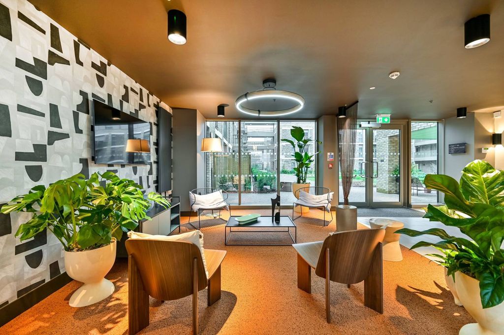 Property photo 2 of 26