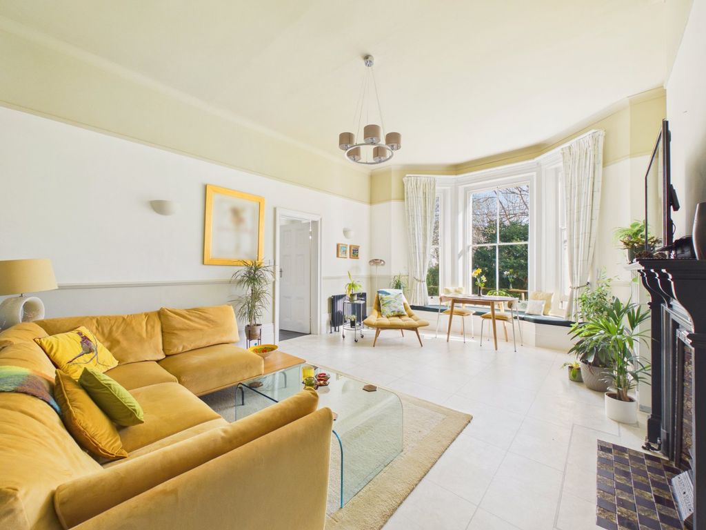 Property photo 2 of 18 Living Room