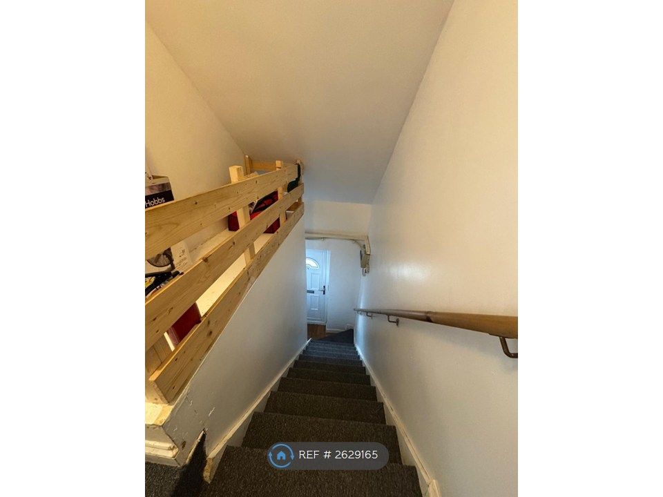 Property photo 1 of 9 Staircase