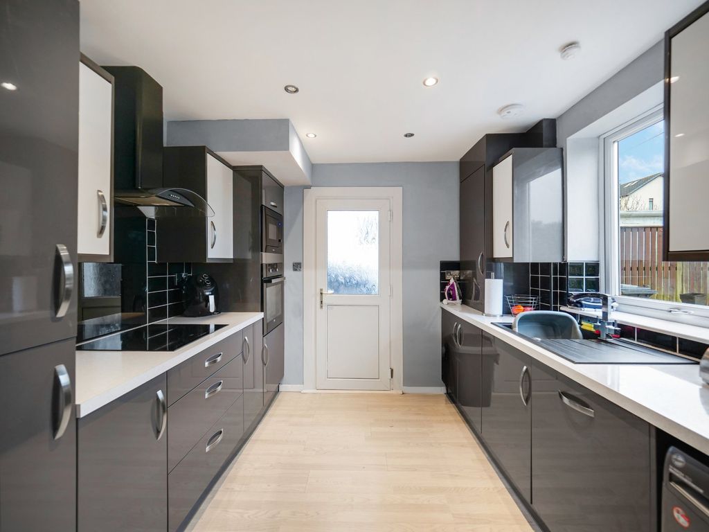 Property photo 3 of 15 Kitchen