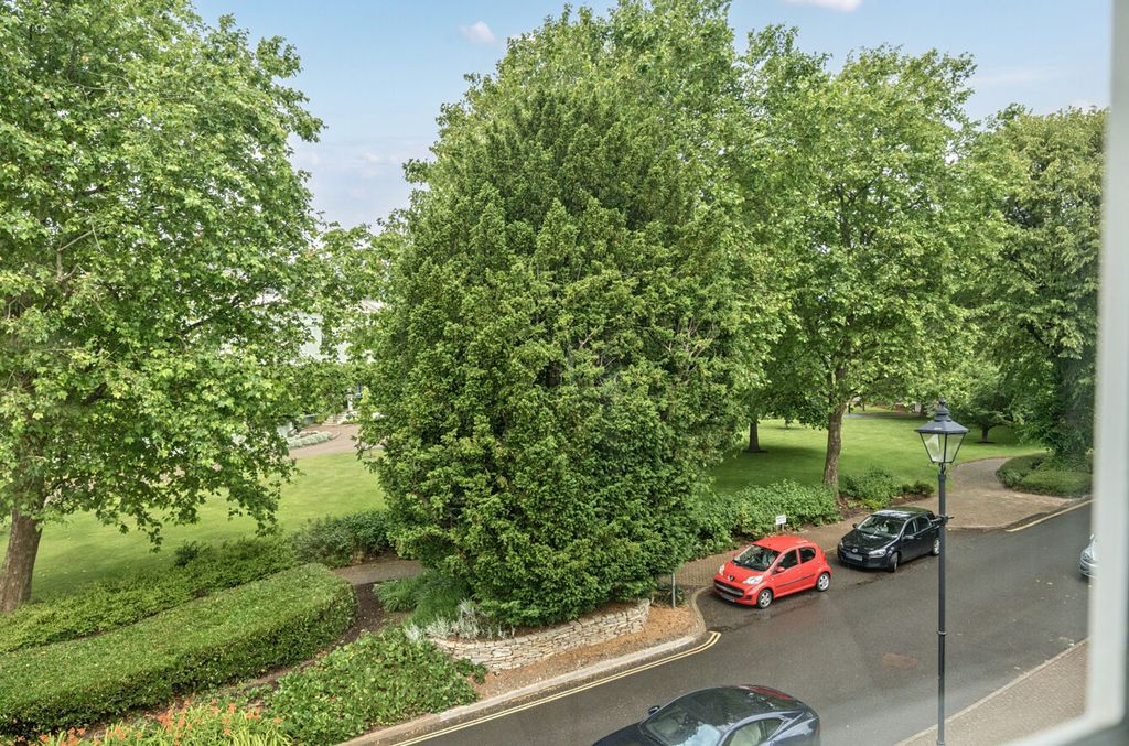 Property photo 3 of 22
