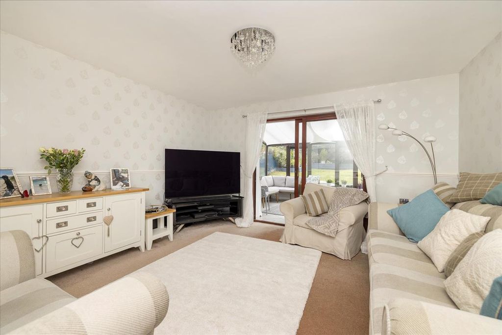 Property photo 2 of 36