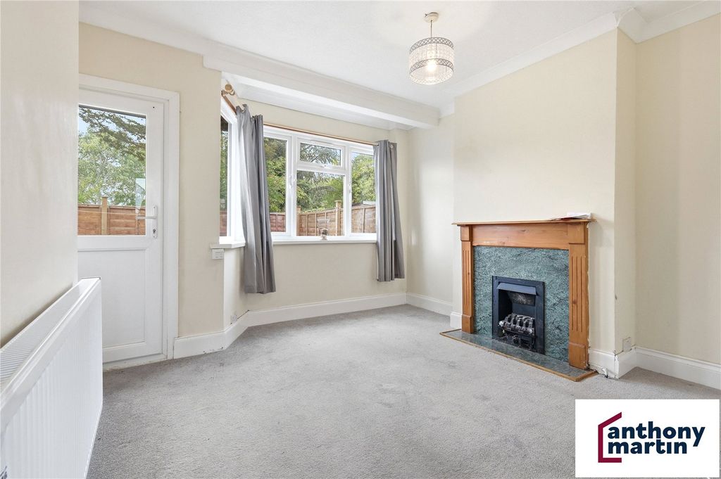 Property photo 3 of 16 Picture No. 12