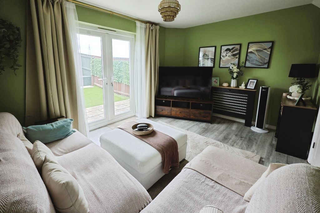 Property photo 3 of 12 Pbox-Img.Jpg