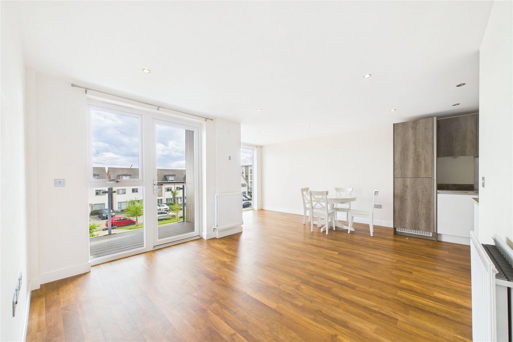 Property photo 3 of 8 Picture No. 01