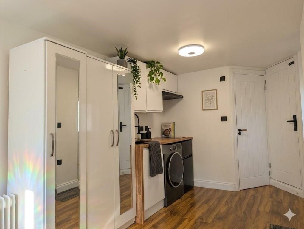 Property photo 1 of 4 Kitchen